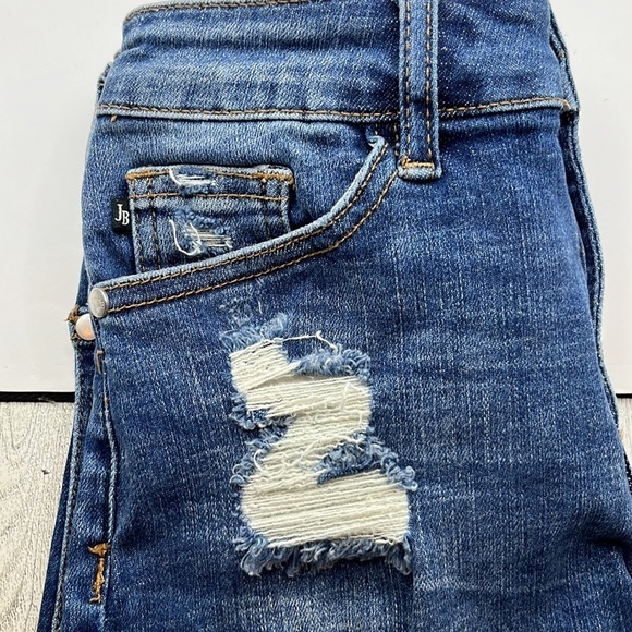 Judy Blue 3” Inseam Mid Rise Shorts Size S - Picture 13 of 16